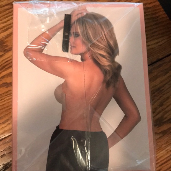 Never opened sticky bra - Picture 5 of 5